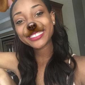 Meet your Posher, Alexis